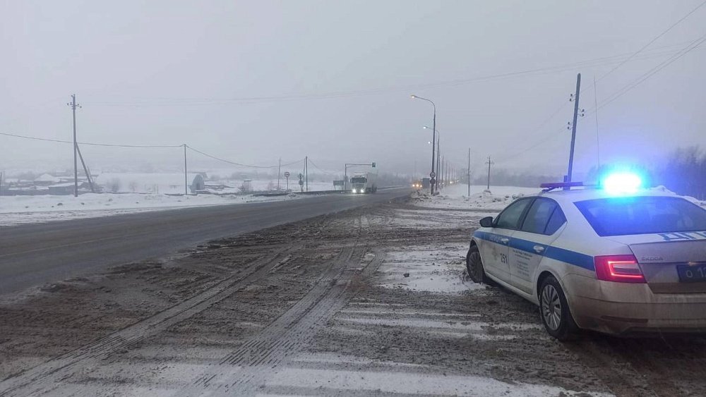 Из-за снегопада на дороги Челябинской области вывели 36 экипажей ДПС
