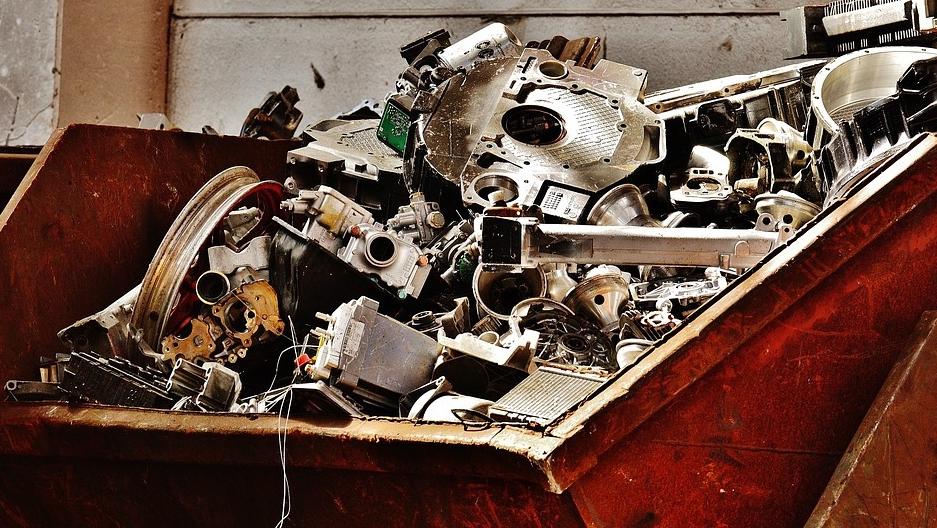 Несколько районов Челябинской области обязали создать площадки для опасных отходов