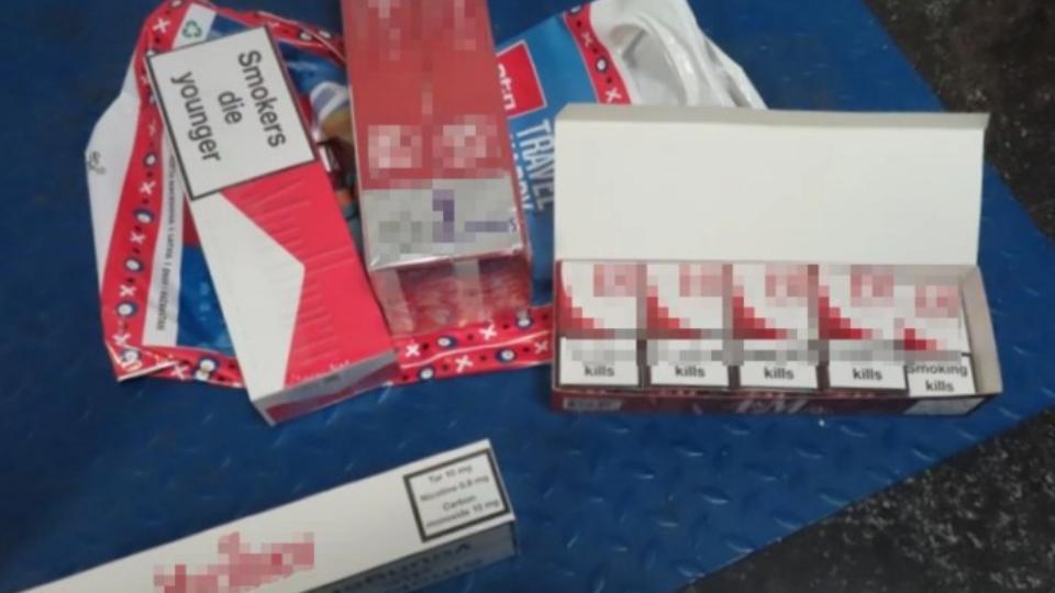 В аэропорту Челябинска у пассажиров из Антальи изъяли сигареты и кальянный табак