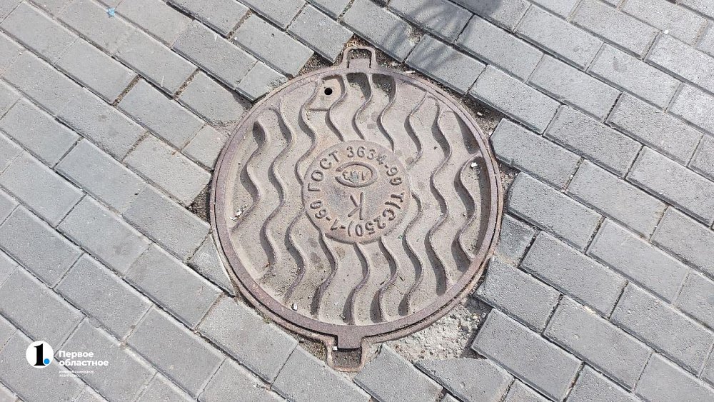 В Челябинске школьница упала в открытый колодец