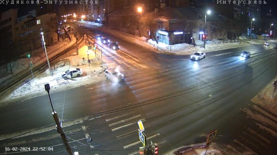 Мужчина пострадал при столкновении двух иномарок в центре Челябинска