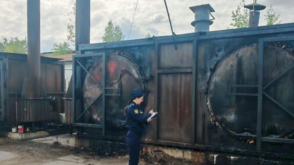 В Каслях остановлены опасные печи, где выжигали уголь