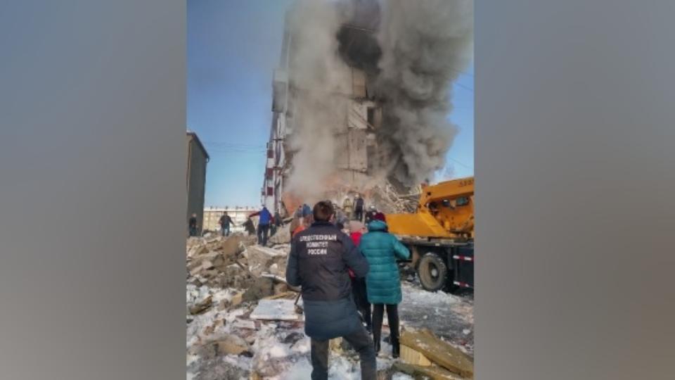 Число погибших в результате взрыва в жилом доме на Сахалине достигло девяти