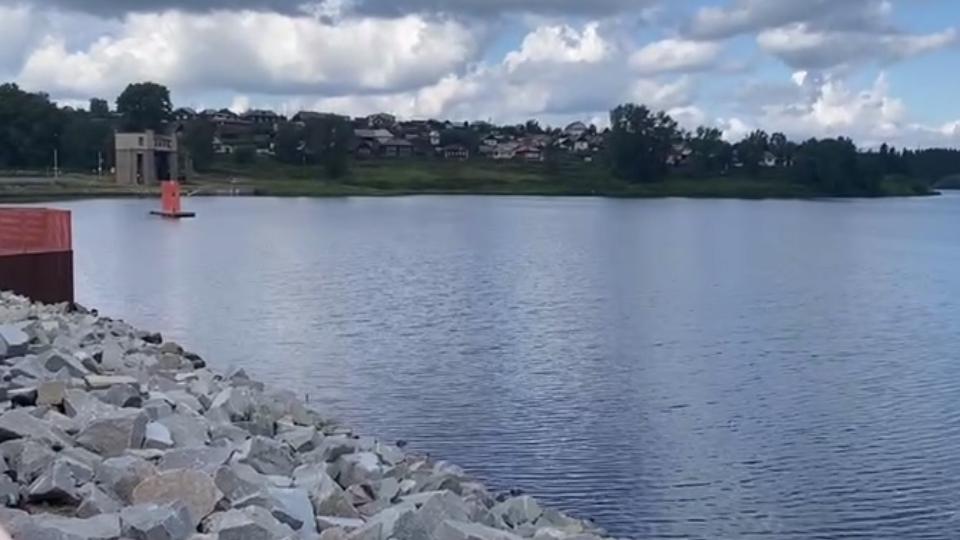 Алексей Текслер осмотрел благоустройство набережной «Родной берег» в Нязепетровске