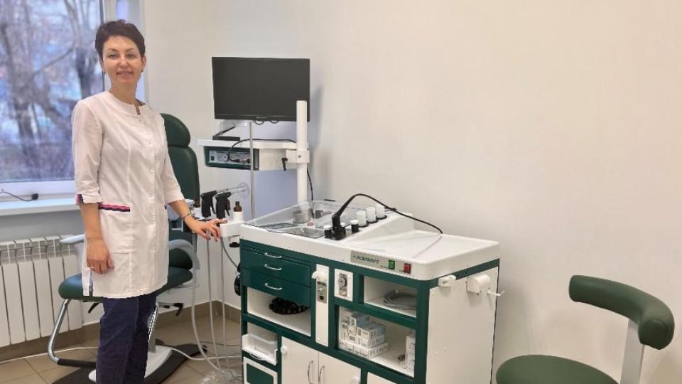 В Челябинске детские лор-врачи получили в помощники медицинский комбайн