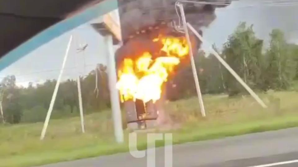 Трансформаторная подстанция загорелась во время грозы под Челябинском