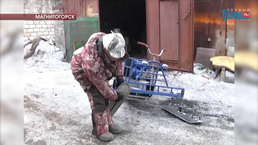 Изобретатель ездит по городу на мотособаке