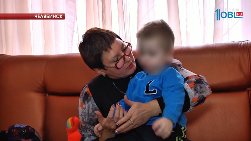 Мать, бросившую трехлетнего сына на улице, ищут в Челябинске 