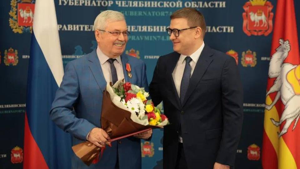 Алексей Текслер вручил Владимиру Мякушу медаль «За вклад в развитие Челябинской области»