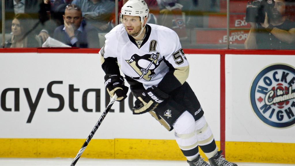 Челябинский хоккеист Сергей Гончар стал претендентом на включение в Зал ...