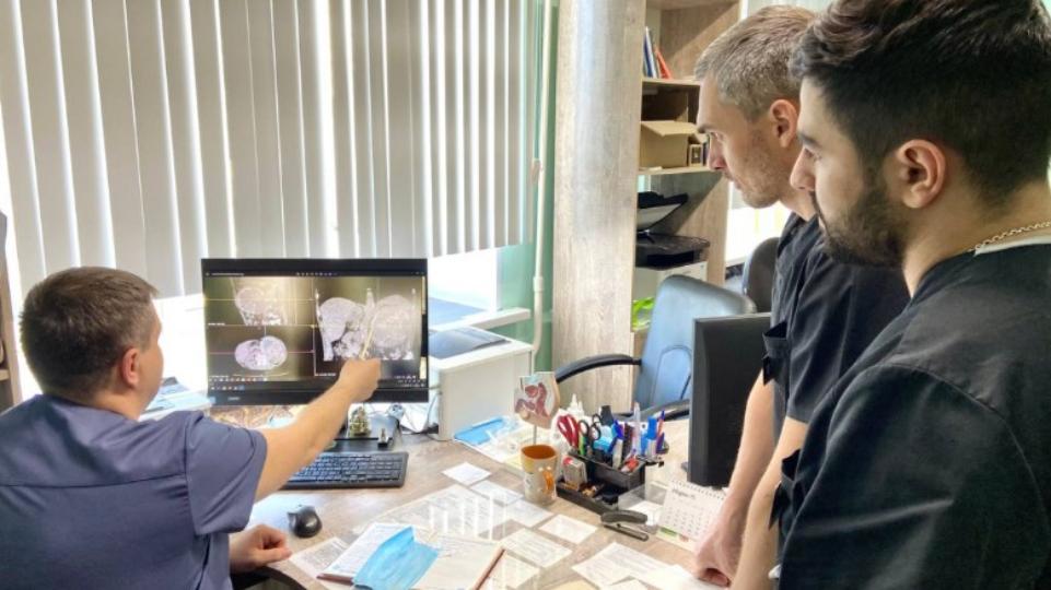 Челябинские онкохирурги удалили жителю Новосибирска 20‑сантиметровую опухоль почки