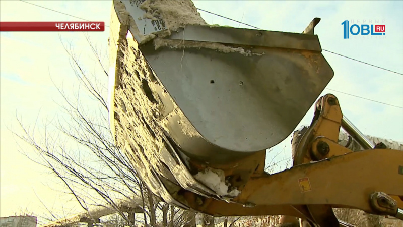 Дорожники вывезли более 6 тысяч тонн снега за прошедшую ночь 