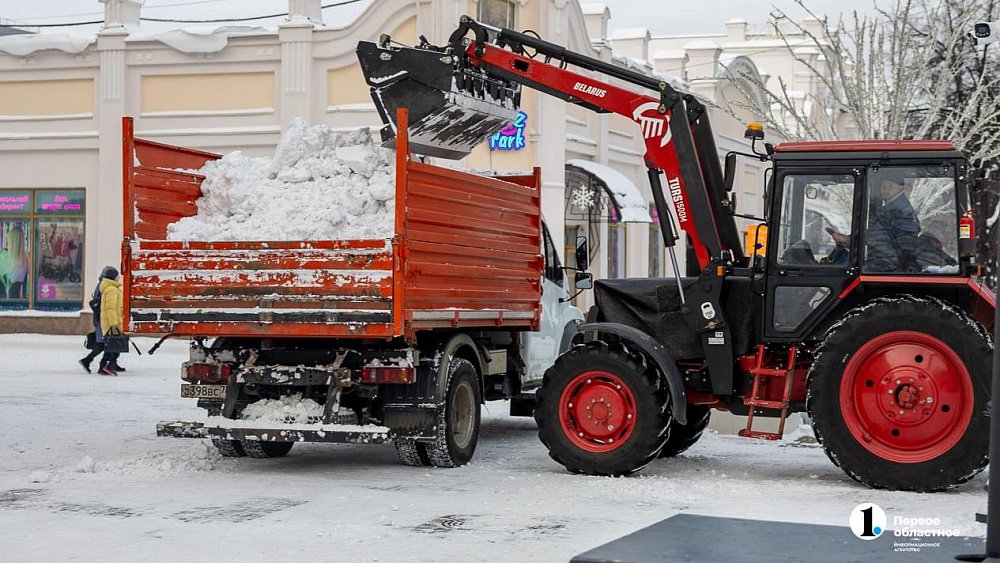 Алексей Текслер поручил продолжать вывоз снега