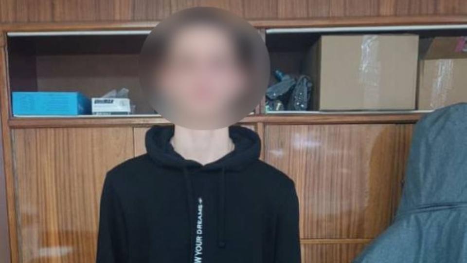 Полицейские задержали 18‑летнего копейчанина, подрабатывавшего курьером у мошенников
