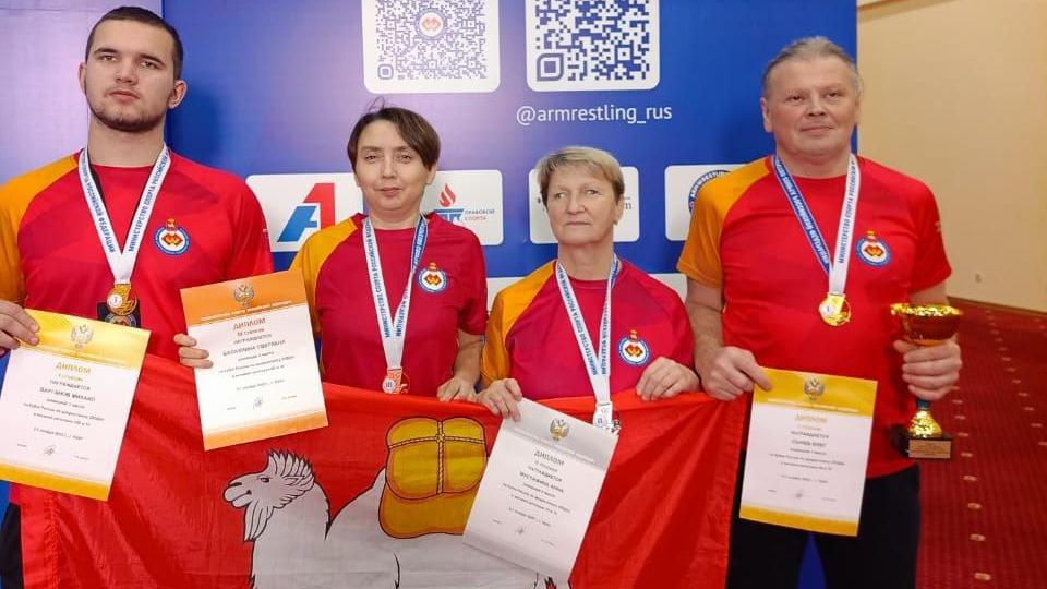 Армрестлеры Челябинской области завоевали медали на Кубке России