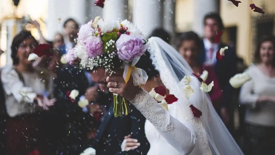 В Челябинской области более 300 пар планируют пожениться на Красную горку