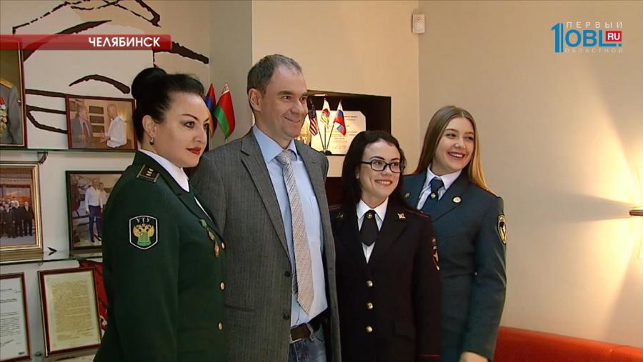 Номинантов на премию "Щит и роза" поздравил полицейский из Франции