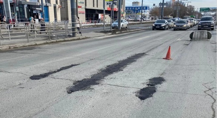 В Челябинске начали ямочный ремонт на дорогах