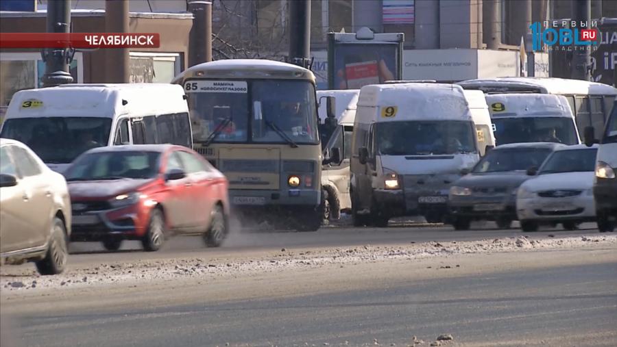 После снегопада город встал в 8-балльных пробках