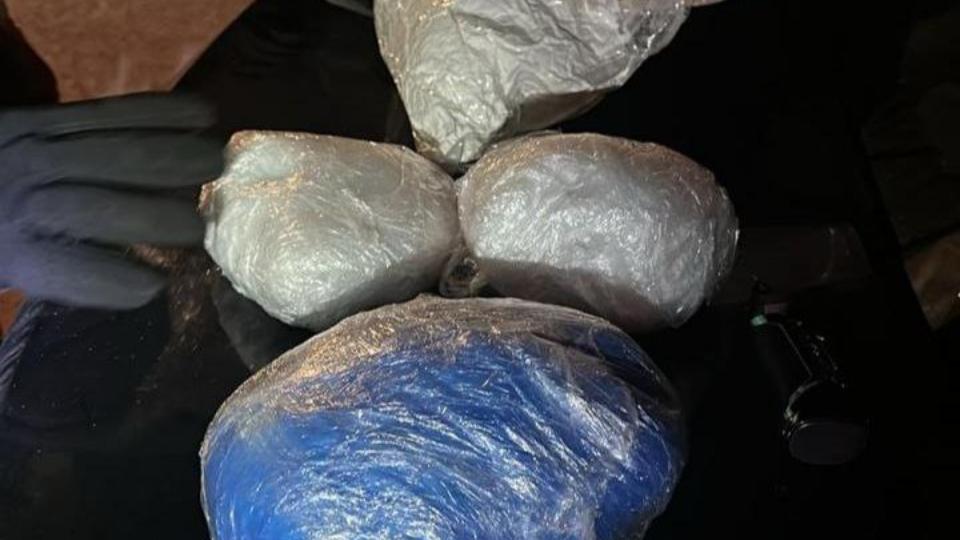 Парня с двумя килограммами наркотика задержали в Челябинске