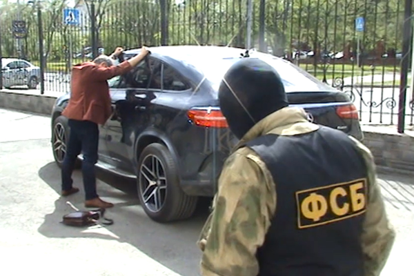 Годин гуу. Хохлов ректор челябинск. Пищулин арестован. Ректор взятка. Ректор взятка.