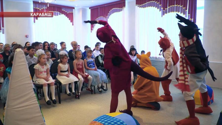 РМК сделала новогодние подарки детям из детских домов и многодетных семей