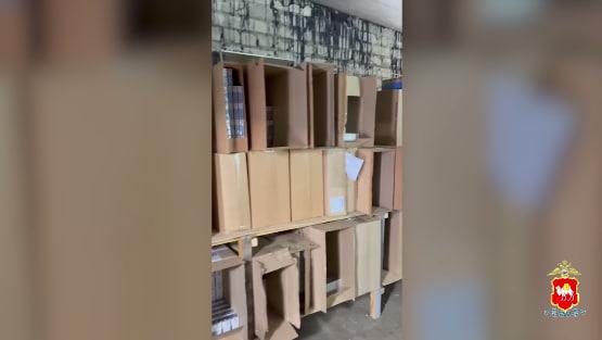 В Челябинске полиция накрыла склад с сигаретами на 10 миллионов рублей