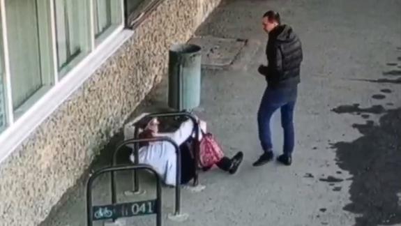 Женщине, на которую напал тиктокер в Челябинске, диагностировали перелом со смещением