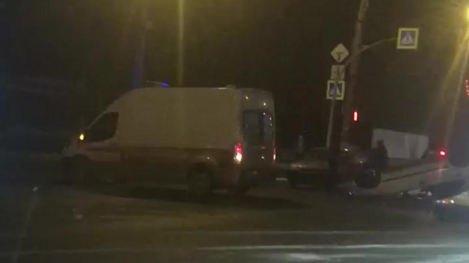 В Челябинске иномарка перевернулась после ДТП