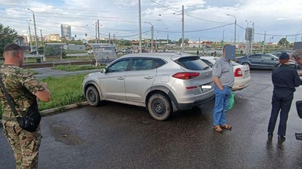В Челябинской области три конфискованных автомобиля передали военным