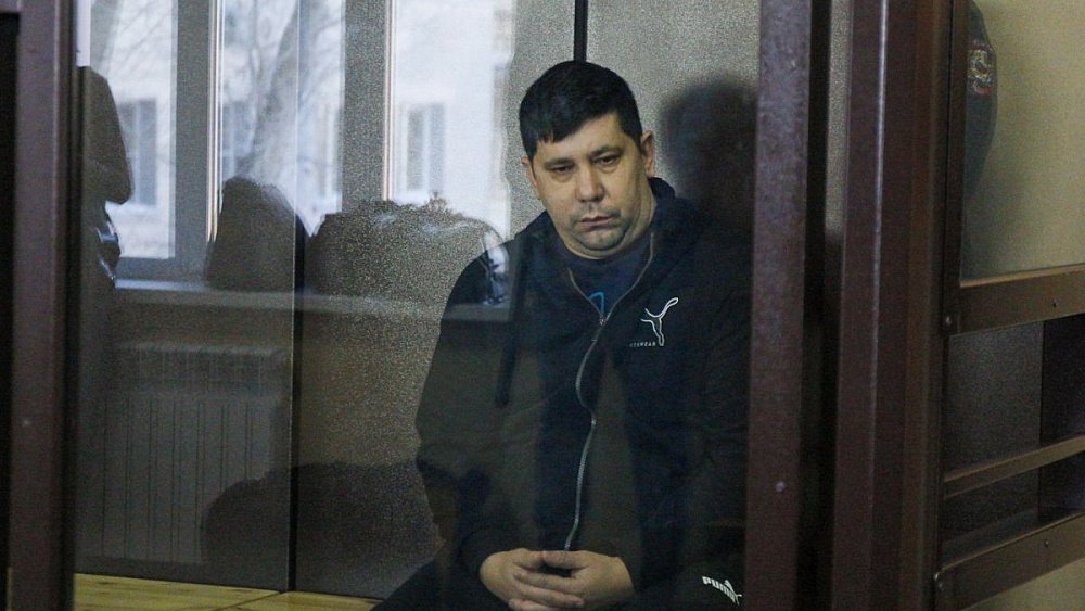 Экс-главу челябинского КДХ Рината Кучитарова оставили в СИЗО до 5 сентября