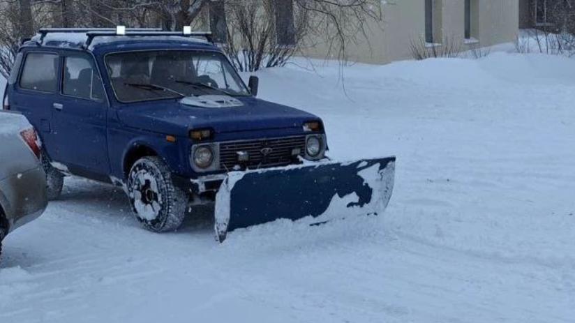Жители южноуральских деревень показали, как чистят улицы от снега