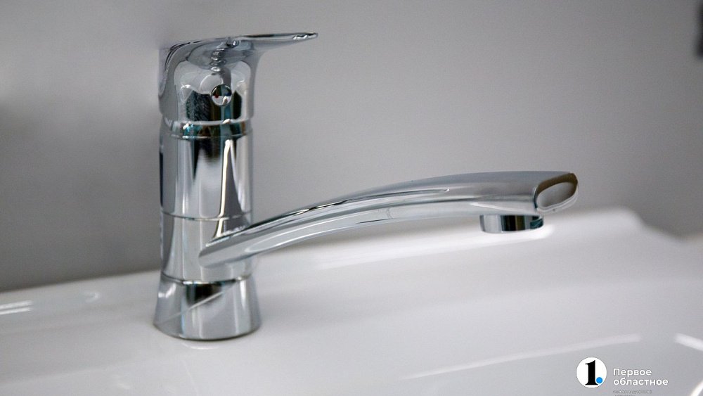 Жители Увельского третий месяц ждут водяную скважину