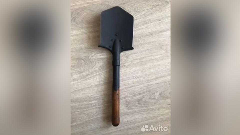 В Челябинске за 1,5 млн рублей продают пехотную лопату 1940 года