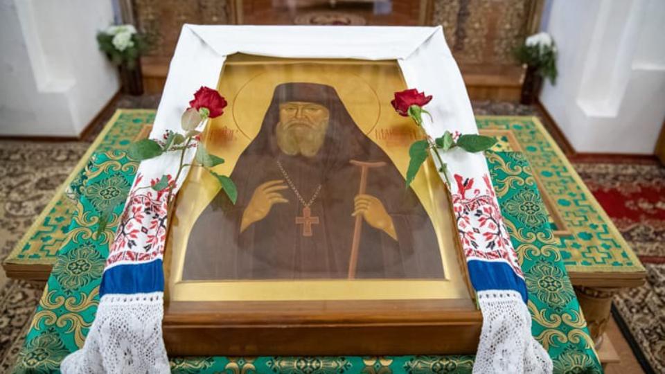 В Челябинск привезут мощи святого, которому молятся об успехах в учебе