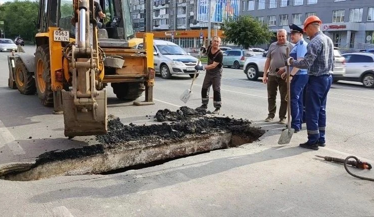 Прокуратура заинтересовалась обрушением дороги на Российской в Челябинске