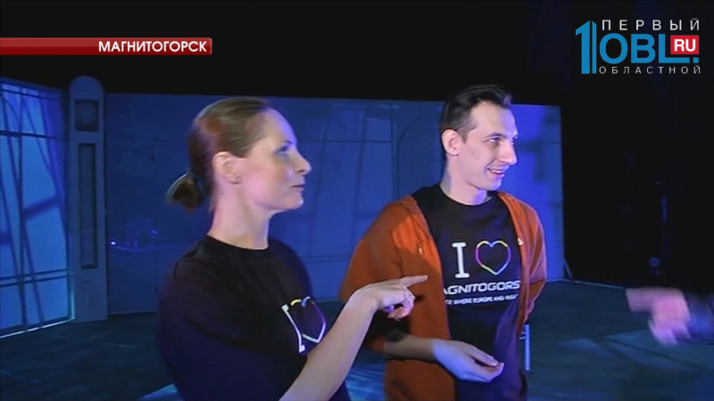 Артисты ездят в трамваях и приглашают горожан на театральный фестиваль "Сцена-2016"