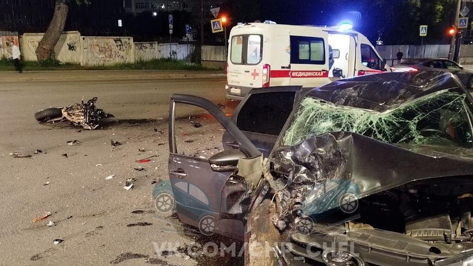 Мотоциклист погиб после столкновения с Lada в Челябинске