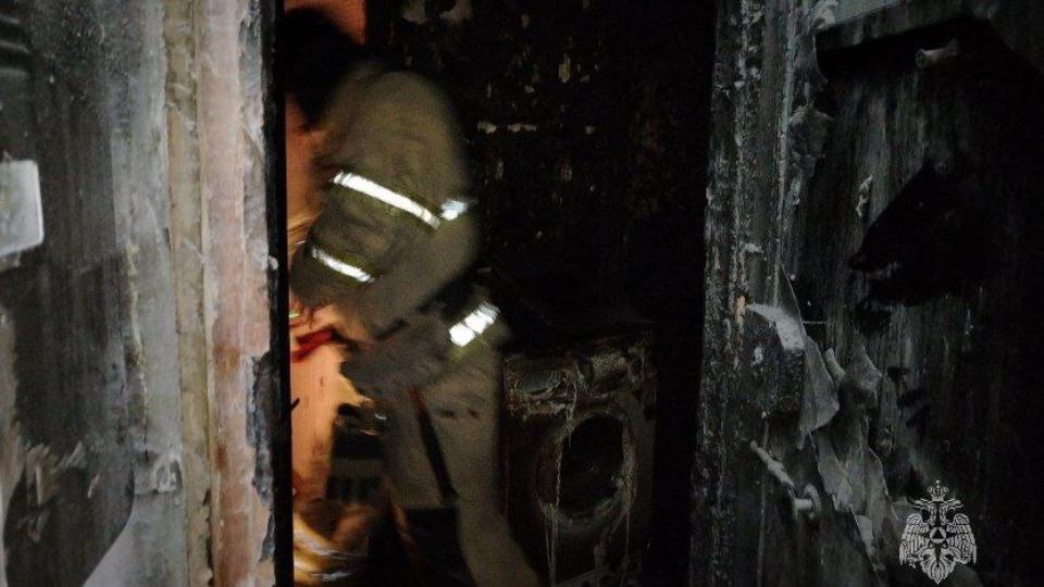 Пенсионерка погибла при пожаре в квартире пятиэтажки в Челябинске