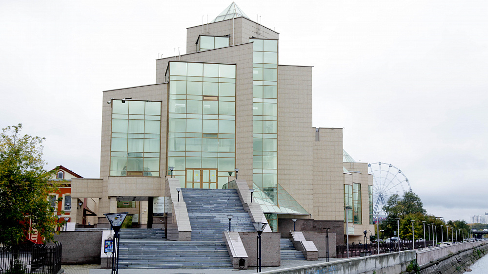 Парковка возле челябинского Исторического музея станет платной