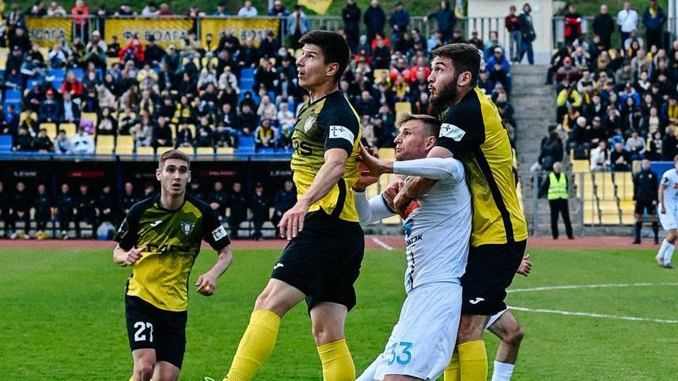 Футбольный клуб «Челябинск» выиграл нелогичный матч у «Волги»