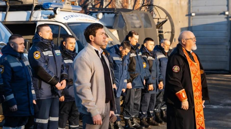 Челябинские спасатели отправились в Белгород помогать пострадавшим от обстрелов