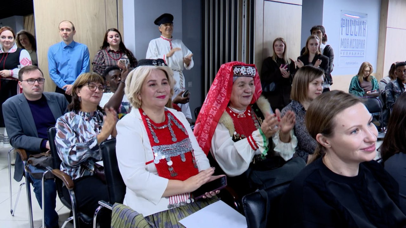 В Челябинской области иностранных студентов погрузили в национальную культуру