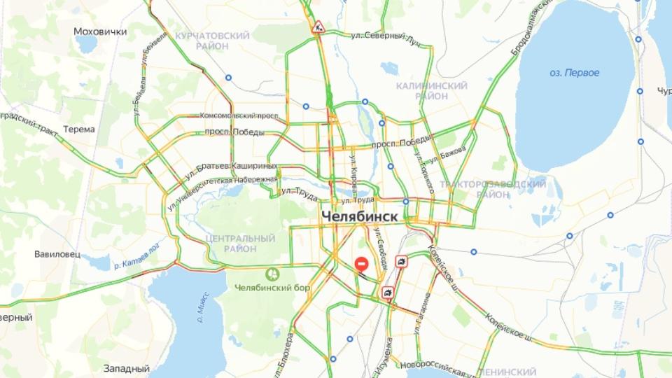 Восьмибалльные пробки сковали дороги Челябинска утром 6 декабря