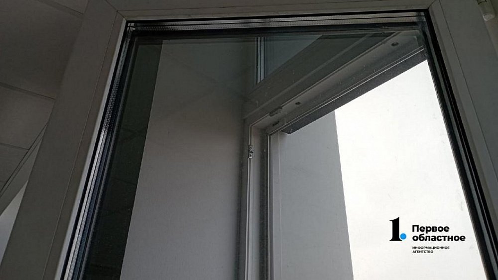 В Магнитогорске 4‑летняя девочка выпала из окна