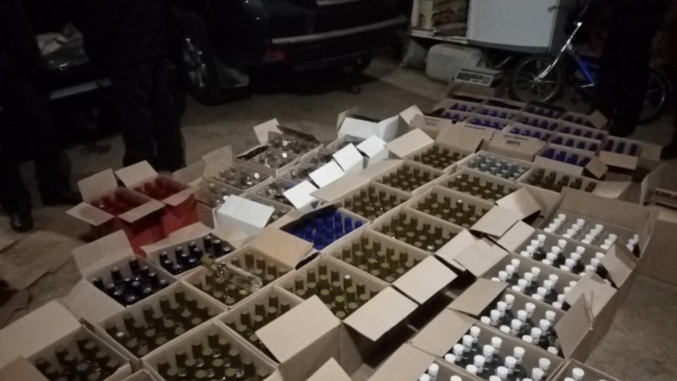 В Челябинской области полицейские изъяли из магазина контрафактные сигареты и алкоголь