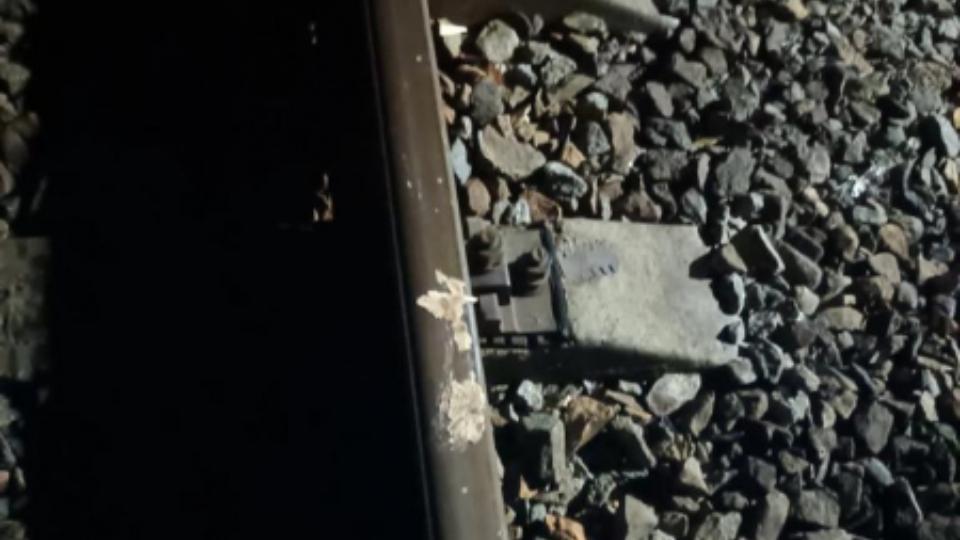 В Челябинской области задержали подростков, клавших на рельсы камни