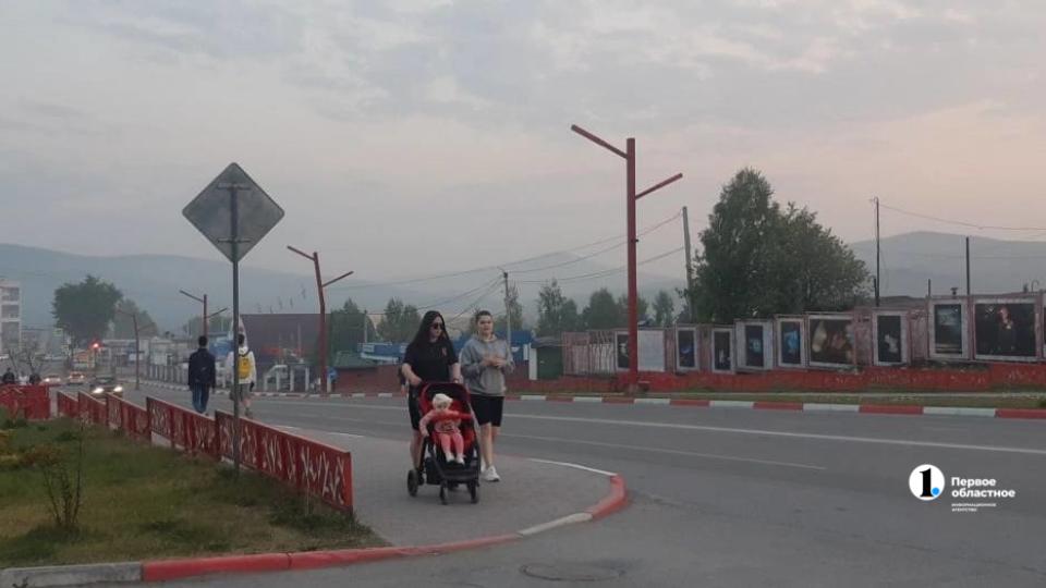 Из-за пожара на полигоне ТБО город в Челябинской области заволокло дымом