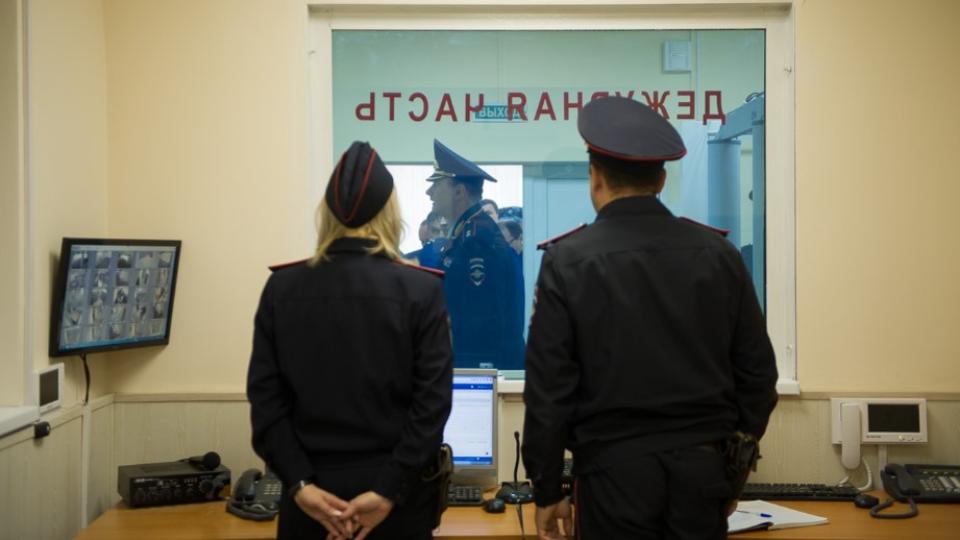 Под Челябинском задержали курьера мошенников из Москвы
