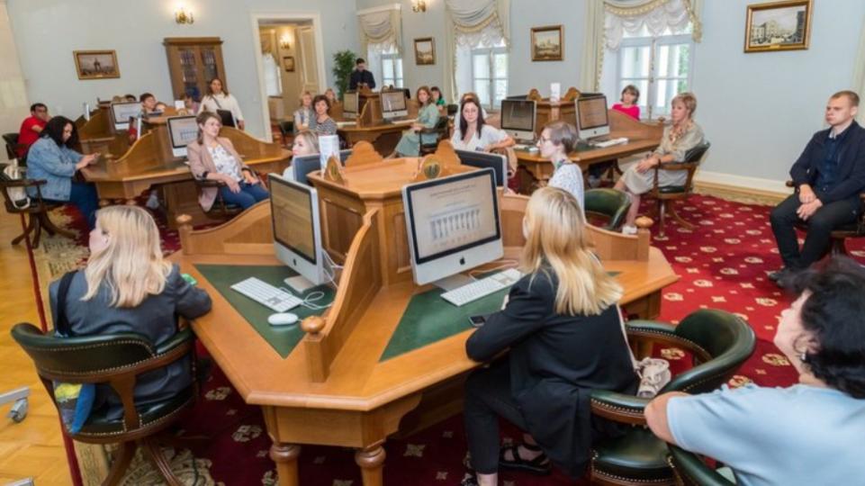 Уральские специалисты начали проходить стажировку в Президентской библиотеке